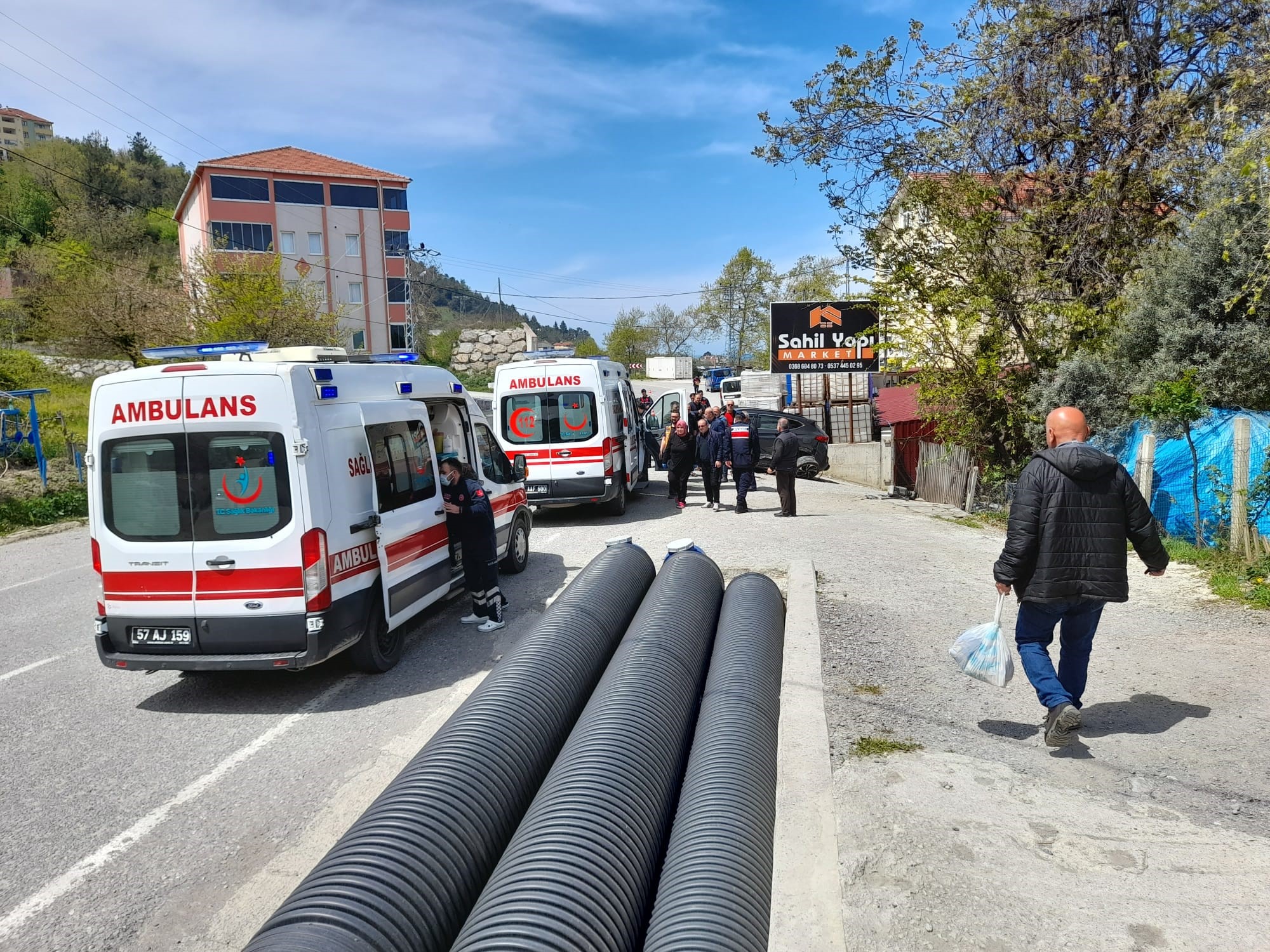 Sinop'ta iki otomobil çarpıştı: 3 yaralı