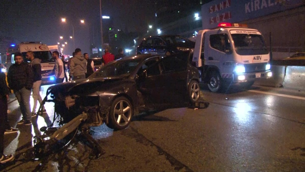 Kadıköy’de E-5’i kilitleyen zincirleme kaza: 2 yaralı