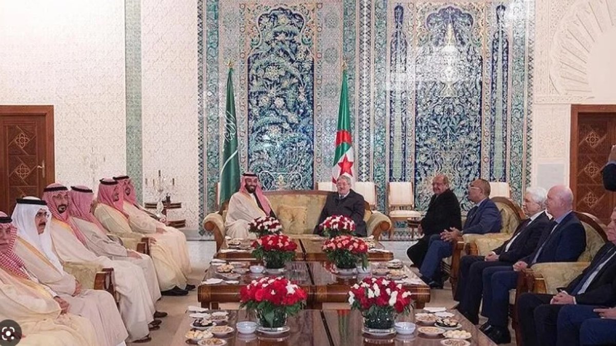 Arap Birliği Zirvesi öncesinde temaslar: Cezayir ve Suudi Arabistan'dan ortak vizyon açıklaması