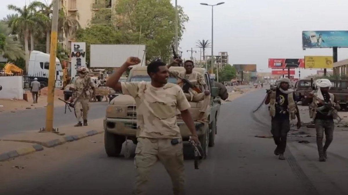 Sudan ordusu barış görüşmeleri için Güney Sudan'ı istedi