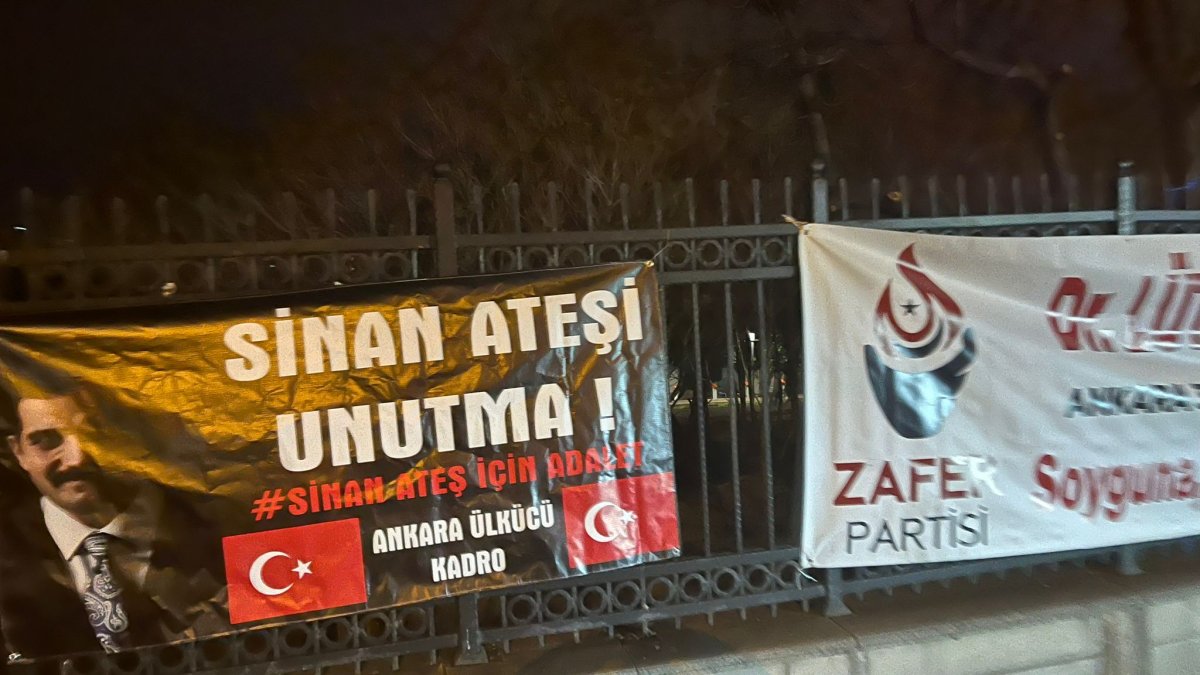 Ankara’nın pek çok noktasına ‘Sinan Ateş’i unutma’ afişleri asıldı