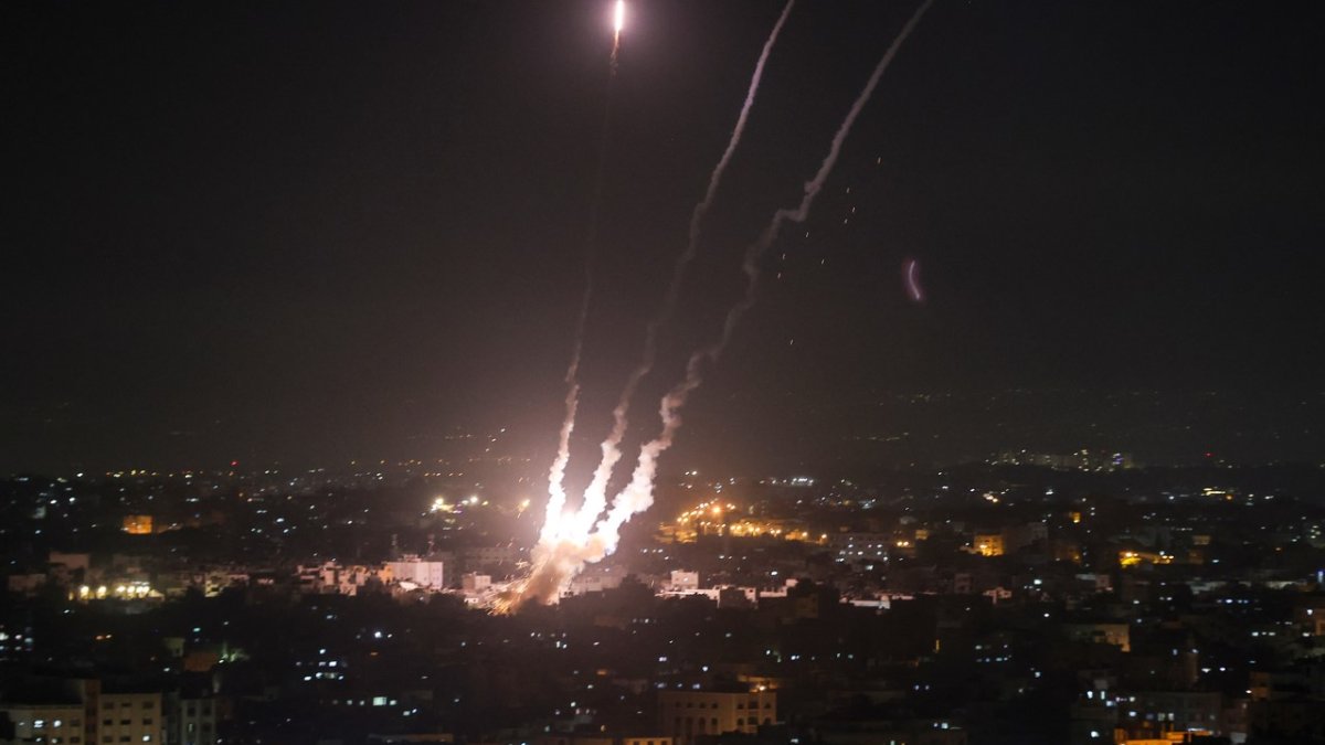 Netanyahu: Gazze'ye şiddetli biçimde saldırmaya devam
