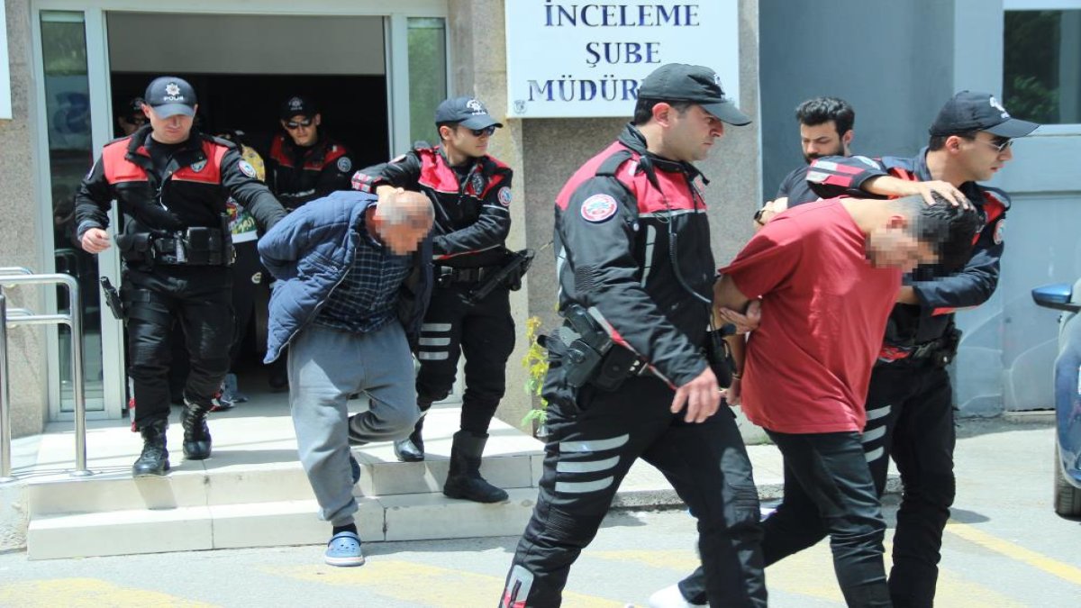 İzmir'deki 5 kişinin öldüğü kahvehane baskınıyla ilgili 9 tutuklama