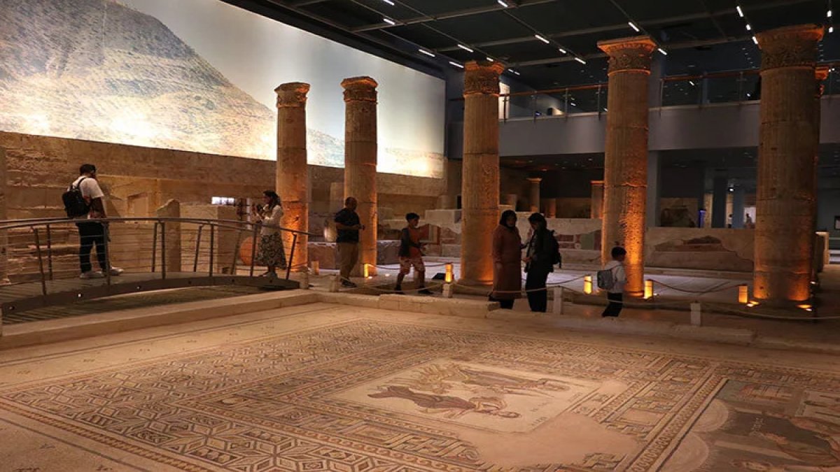 Zeugma Mozaik Müzesi’nde müzeler günü yoğunluğu