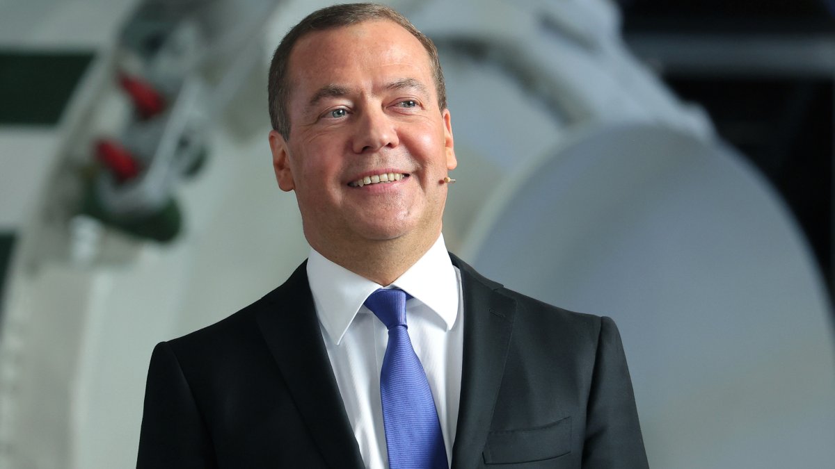 Medvedev: Kıyamet senaryosu yakın olur