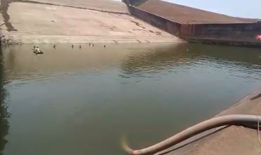 Telefonunu suya düşüren yetkili baraj boşalttırdı