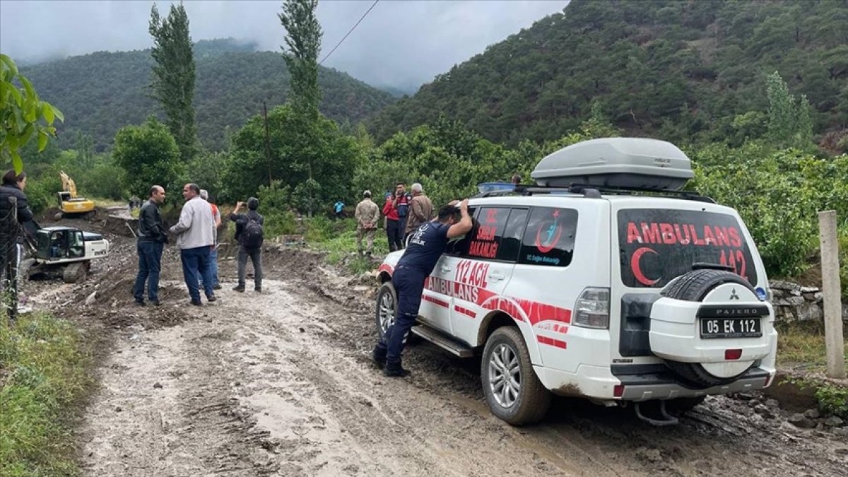 Amasya ‘da sel’e kapılan 2 kişiden birisi ölü bulundu