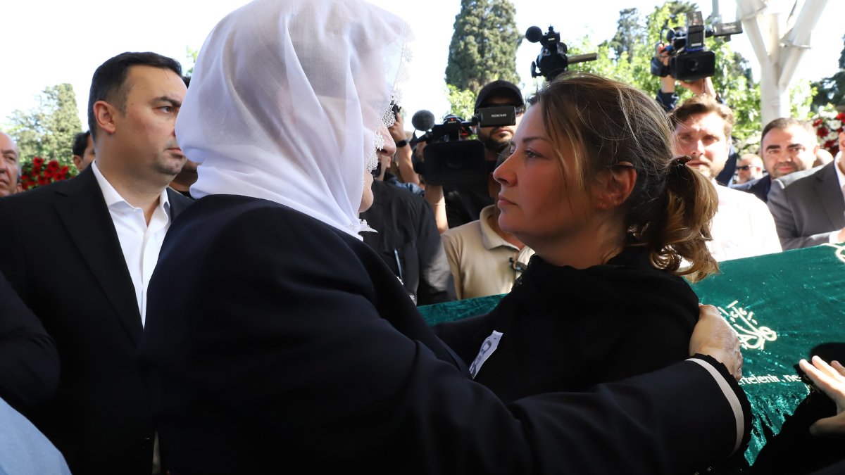 Akşener, İYİ Parti yöneticisi Çamlıgüney'in cenazesine katıldı