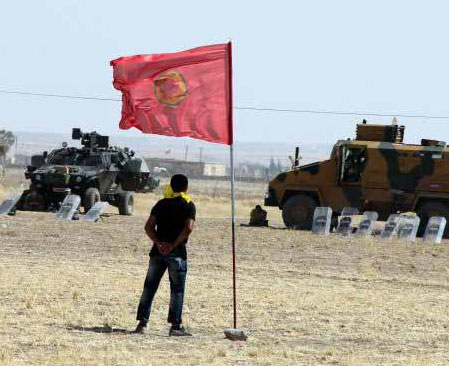 Sınıra PKK flaması astılar
