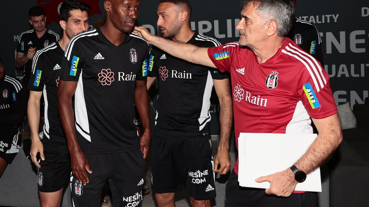 Beşiktaş efsanesi Atiba'ya unutulmaz veda