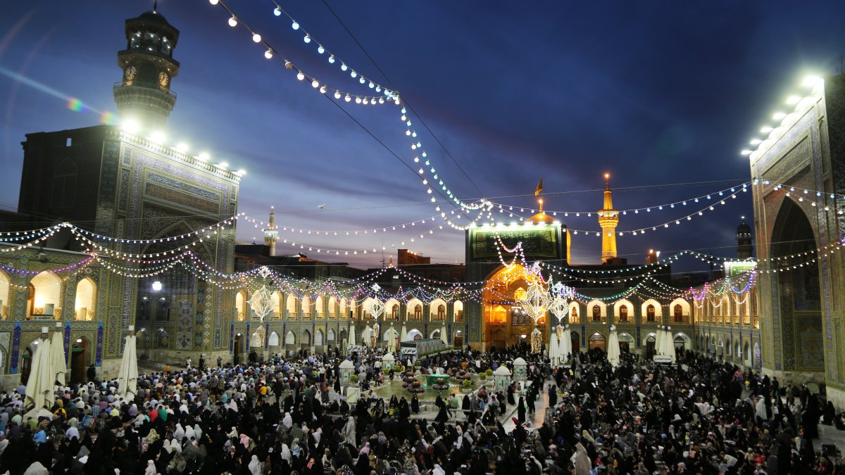 İran'da inanç turizminin öne çıkan şehri Meşhed her yıl milyonlarca ziyaretçiyi ağırlıyor