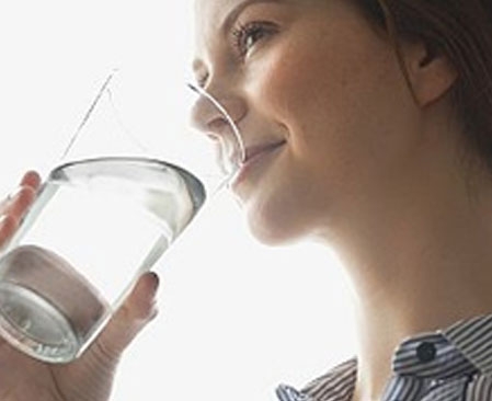 Yeterli sıvı almamak böbrek rahatsızlıklarını tetikliyor