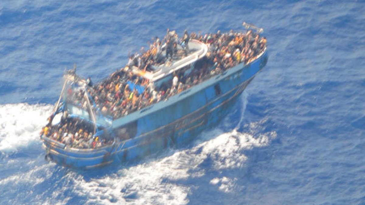 Bakanlıktan Akdeniz'de batan düzensiz göçmen teknesiyle ilgili açıklama