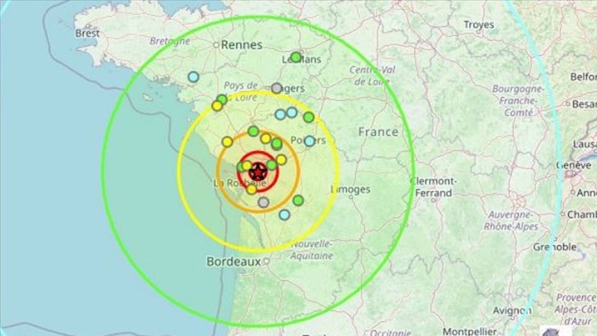 Fransa'da 5,8 büyüklüğündeki depremde evler ciddi hasar gördü