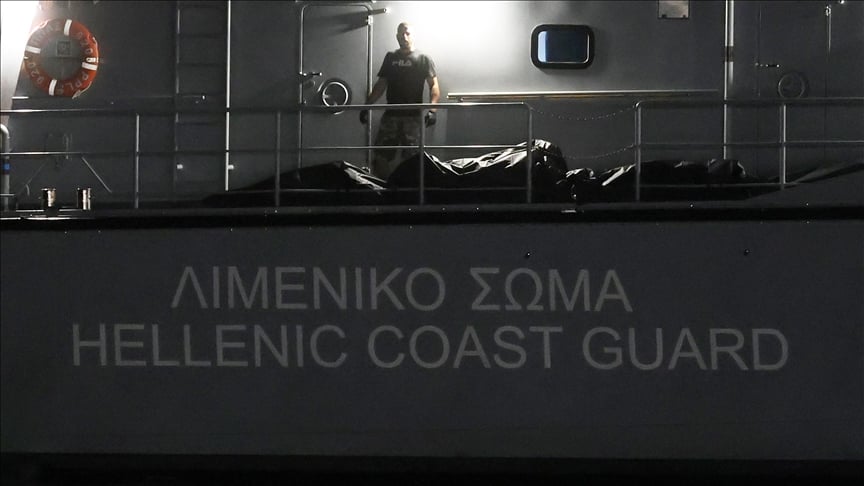 Yunanistan'ın göçmenleri taşıyan tekne kazasındaki tutumu mercek altında