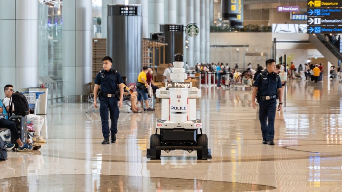 Havalimanı robot polislere emanet