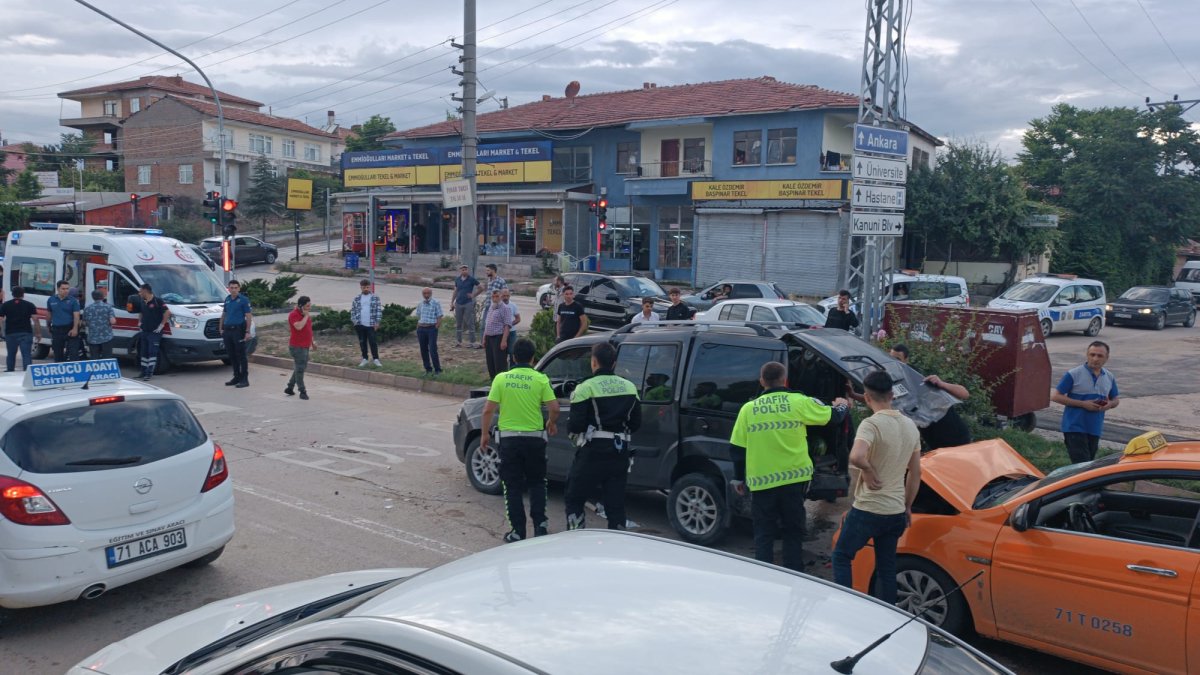 Kırıkkale'deki zincirleme trafik kazası