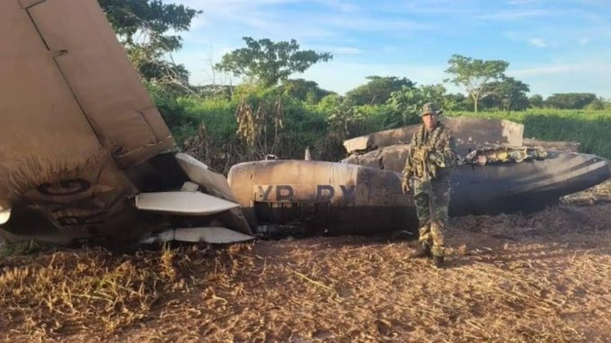 Meksika'dan kalkan uçak Venezuela tarafından düşürüldü