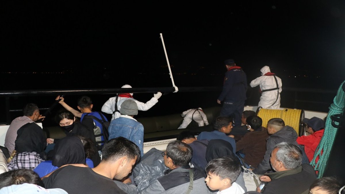 Çanakkale açıklarında geri itilen 35 kaçak göçmen kurtarıldı