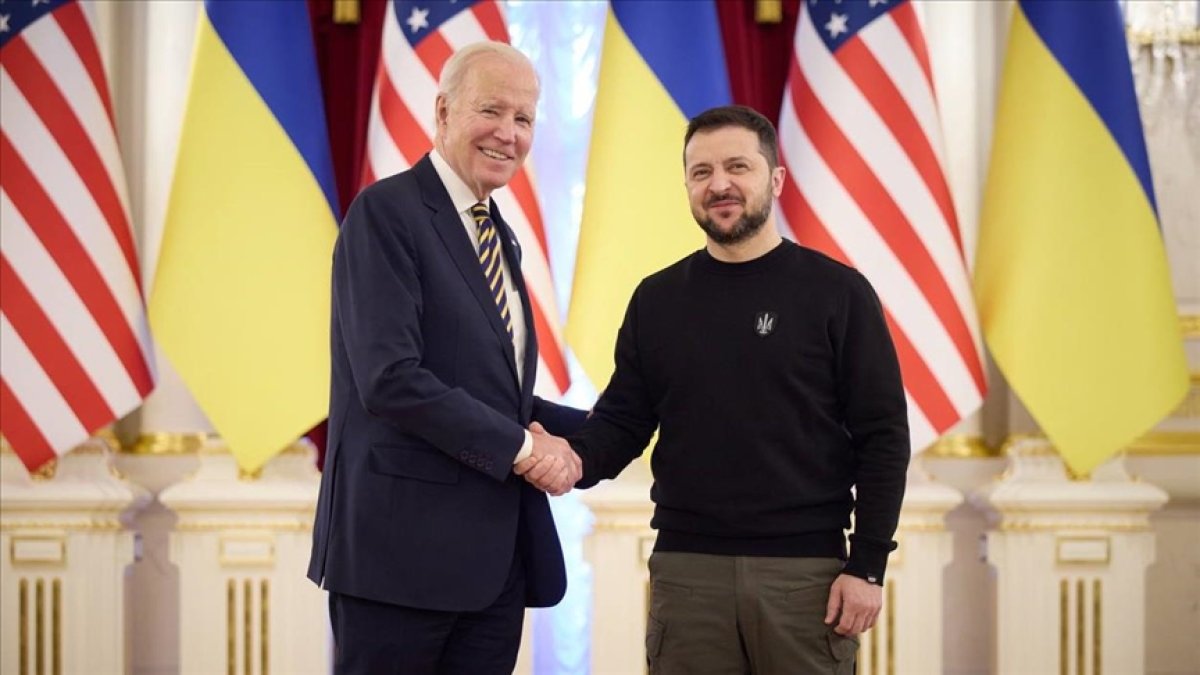 ABD Başkanı Biden Ukrayna Devlet Başkanı Zelenskiy'le görüştü