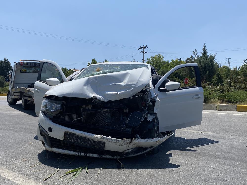 Uşak'ta zincirleme trafik kazası: 3 yaralı