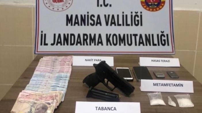 Manisa'da uyuşturucu operasyonu: 3 gözaltı