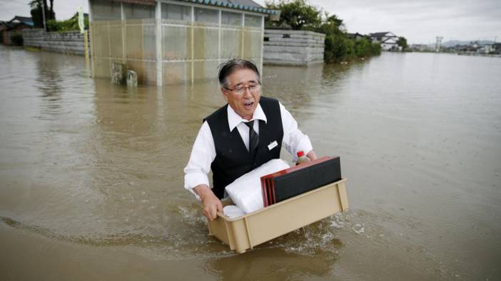 Japonya'da şiddetli yağışlar can aldı