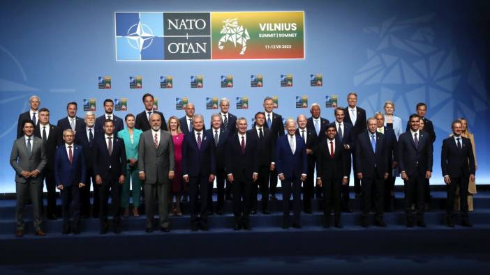 Erdoğan NATO Zirvesi’nde aile fotoğrafı çekimine katıldı
