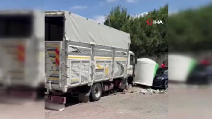İstanbul’da freni boşalan kamyonet ortalığı savaş alanına çevirdi