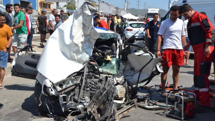 Fethiye'de 4 araçlı trafik kazası: 1 ölü, 5 yaralı