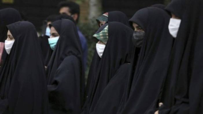 Tahran’da "başörtüsü zorunluluğuna" destek gösterisi düzenlendi