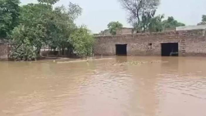Pakistan’da sel: 40 köy sular altında