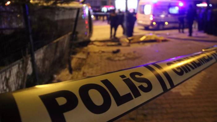 İzmir’de bir erkek boşandığı kadına silahla saldırdı