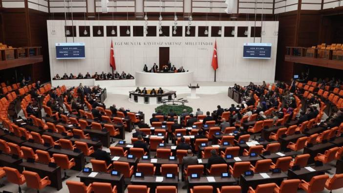 AKP yeni anayasayı başka bahara bıraktı. Kulislerden sızdı