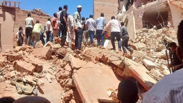 Mısır’da 8 katlı bina çöktü: Ölü ve yaralılar var
