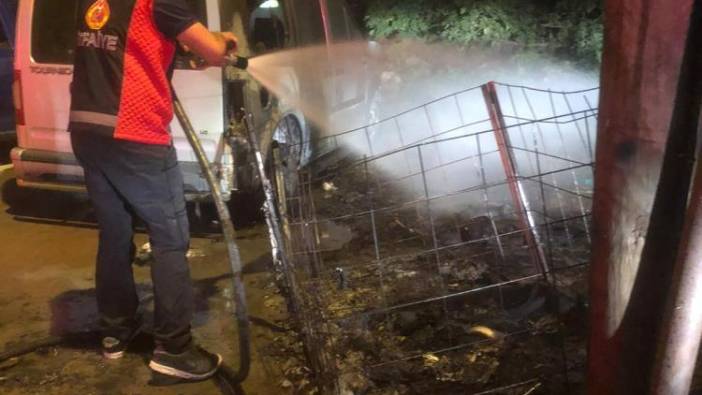 Sinop'ta park halindeki araç alev alev yandı
