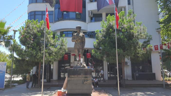 Trabzon'da Atatürk heykeline balyozla saldıran kişi serbest bırakıldı