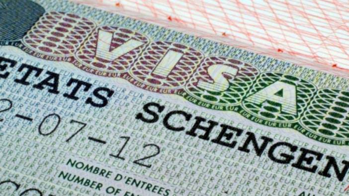 Avrupa Birliği Türkiye'ye vize serbestisi için 2 şartını açıkladı