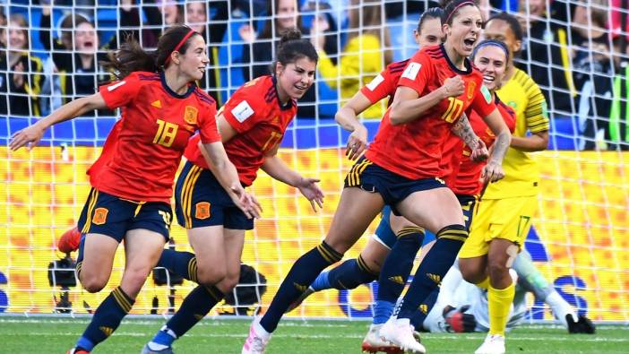 İspanya Dünya Kupası'nda Kosta Rika'yı 3-0 yendi