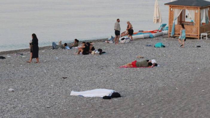 Nefes alamayan Antalyalılar sahilde sabahladı. Sıcaklık 45 dereceyi gördü