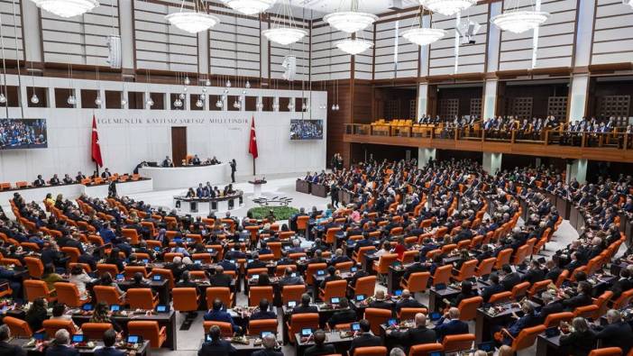AKP’nin Meclis’te yapacağı oyun ortaya çıktı. Salı günü olağanüstü toplanacak