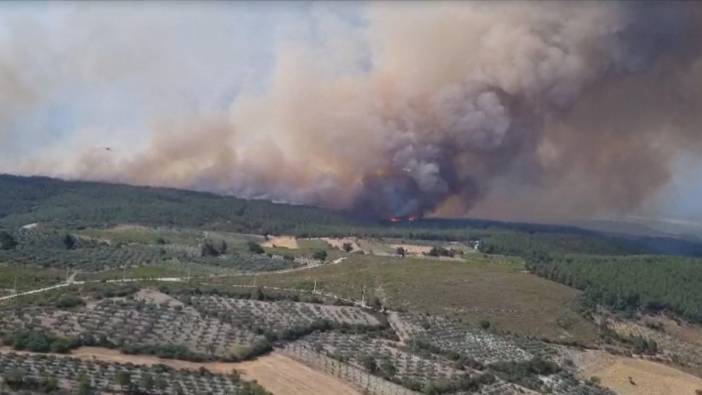 İzmir Kınık'ta orman yangını nedeniyle vatandaşlar tahliye ediliyor