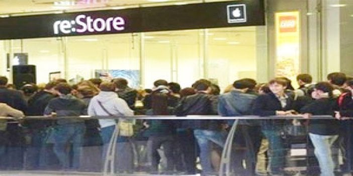 İstanbul’da iPhone 6 kuyruğu