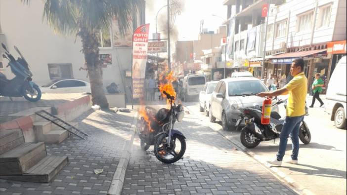 Park halindeki motosiklet alev alev yandı