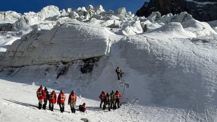 Kırgızistan’daki Pobeda Dağı’na tırmanan 4 dağcı aranıyor