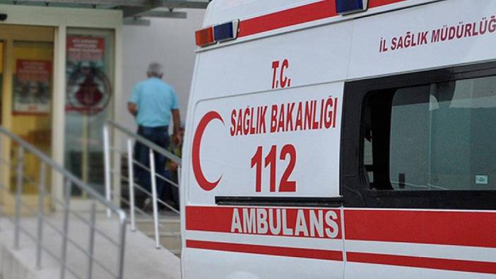 Tur minibüsü tırla çarpıştı: 1 kişi hayatını kaybetti. 11 kişi yaralandı
