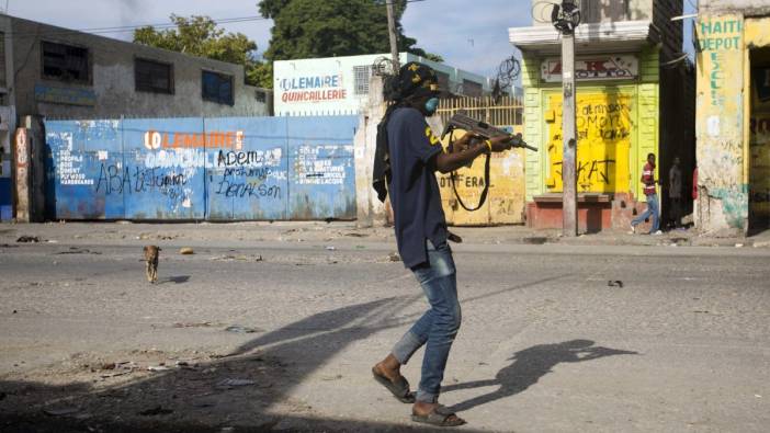 Haiti'de çeteler durmuyor. Bir hemşire ve oğlunu kaçırdılar