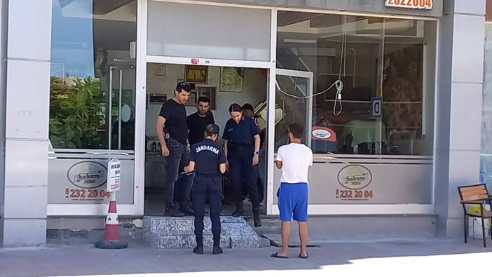 Manisa'da pizzacıda silahlı saldırı. 1 ölü, 1 yaralı