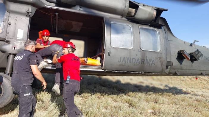 Erzincan'da doğa yürüyüşünde yaralanan vatandaş helikopter ile kurtarıldı