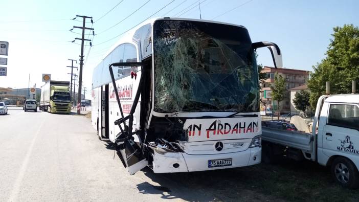 Bursa'da 3 aracın karıştığı kaza kamerada: 2 yaralı